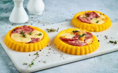 Polenta tartlets with salami and smoked scamorza cheese